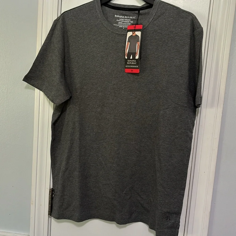 Banana Republic Gray Luxe Touch Performance Tee size S/M NWT 100% cotton